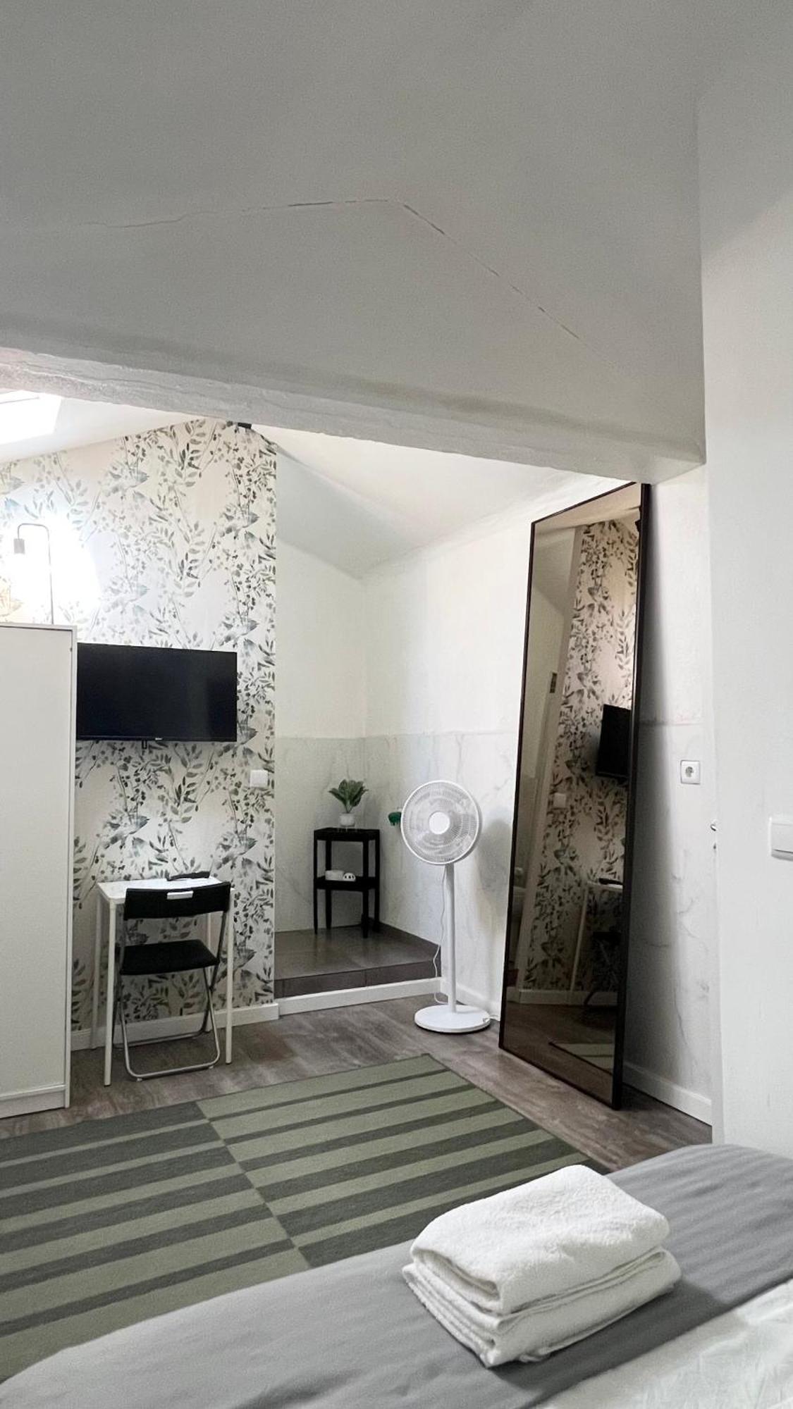 Sotao Sem Janela Homestay *